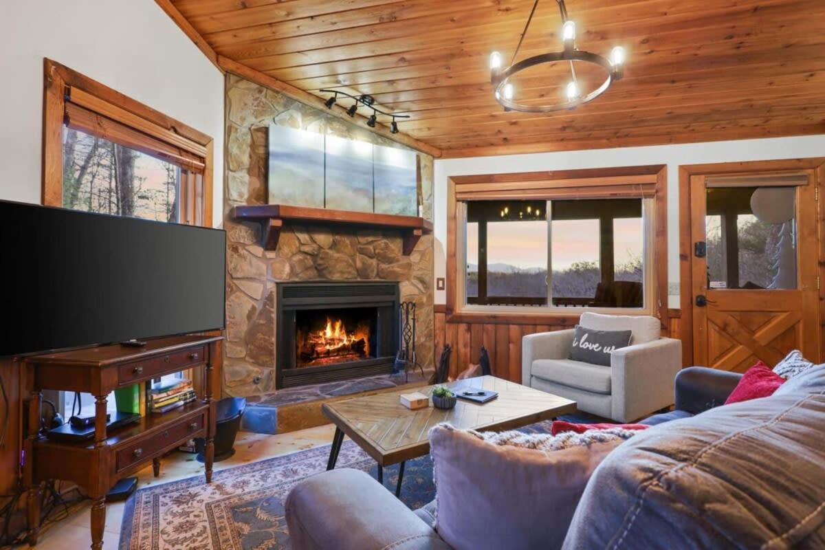 Mountain Views Hot Tub Firepit Close To Town Blue Ridge Dış mekan fotoğraf